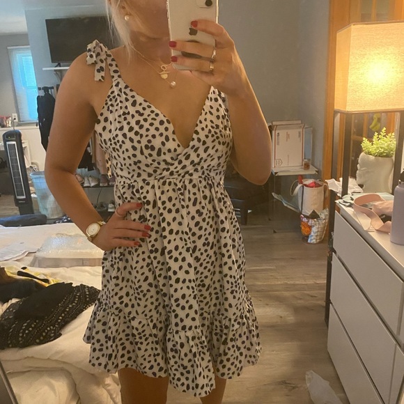 SHEIN dress - Picture 2 of 4